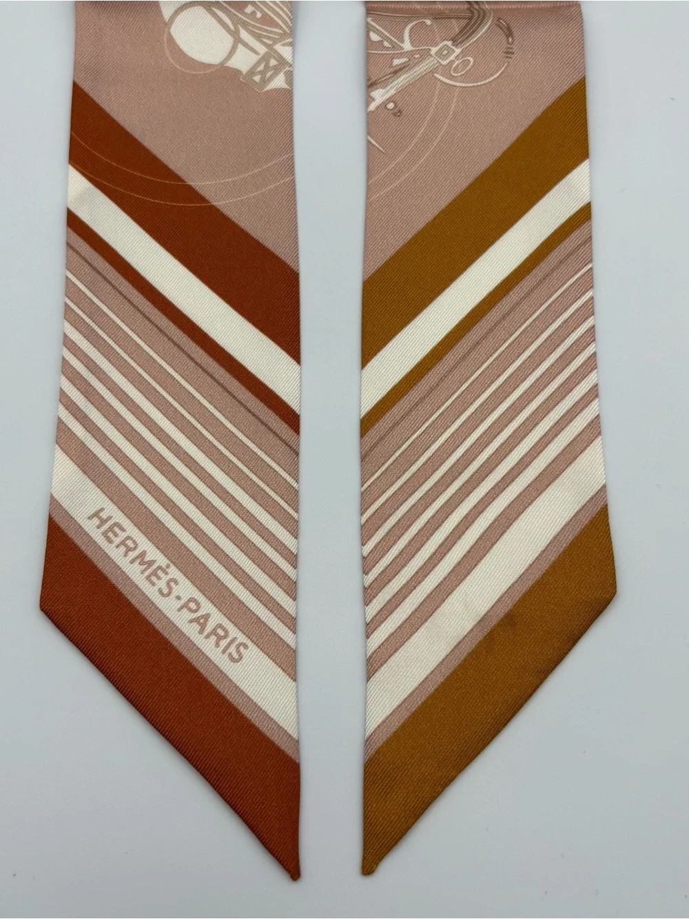 Hermes Ex-Libris Forever Twilly Scarf Beige Caramel White Silk Ribbon - Picture 3 of 6